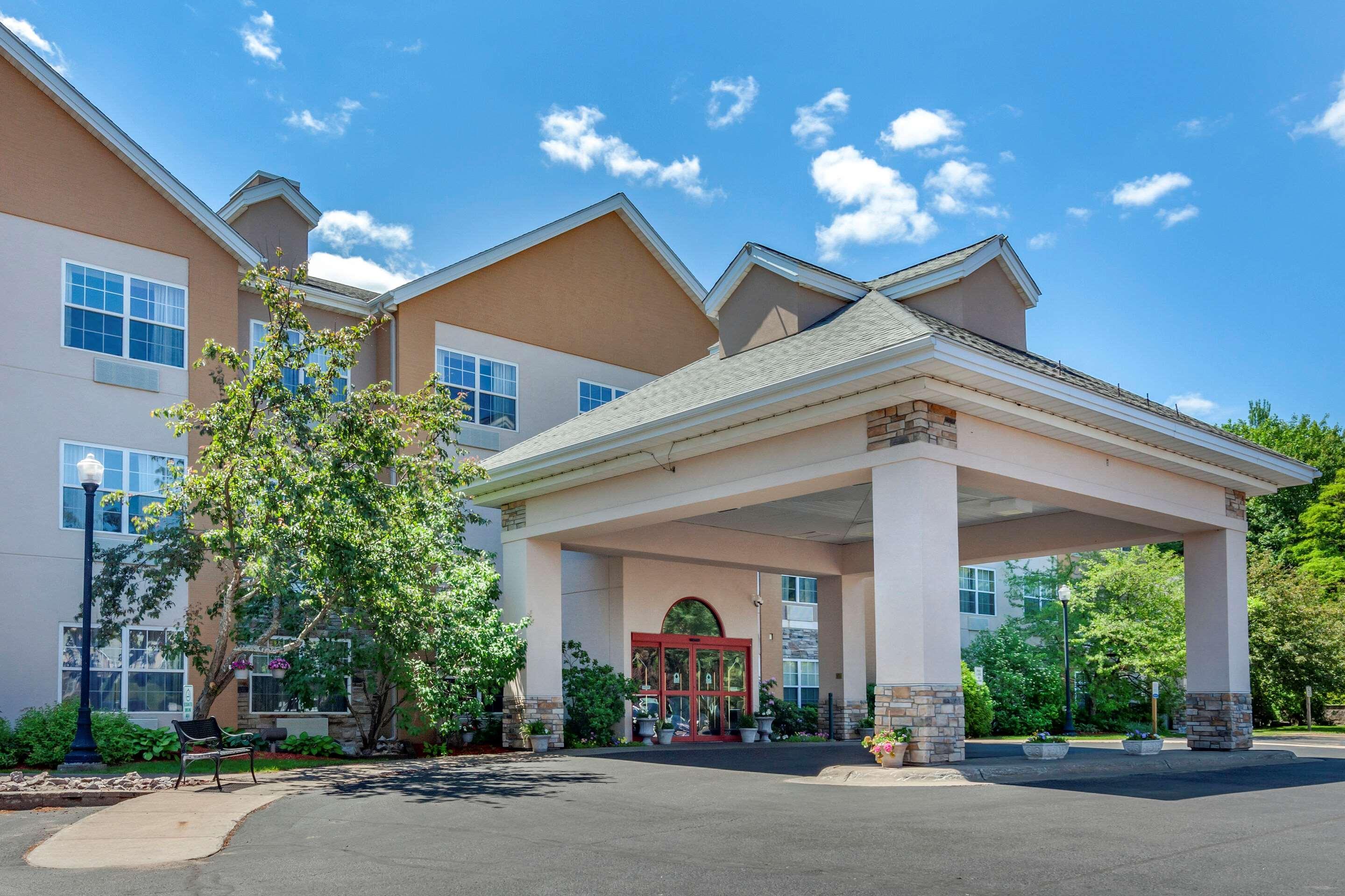 Comfort Suites Marquette Exterior foto